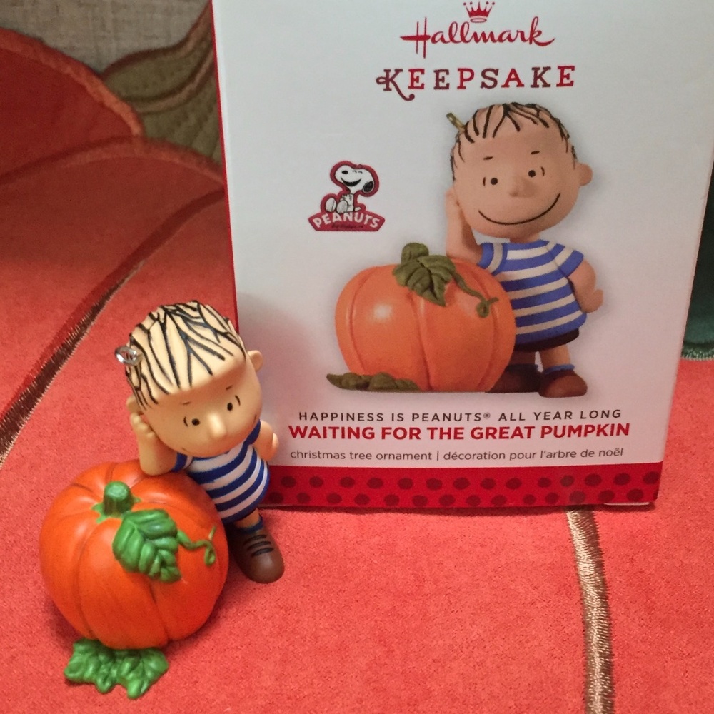 Hallmark Ornament Linus Waiting For Great Pumpkin